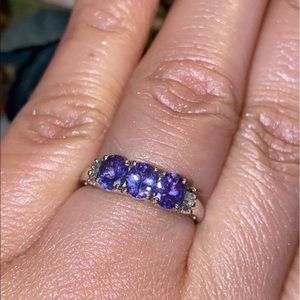 Tanzanite and diamond ring 7